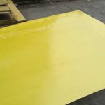 Tam phip thuy tinh mau vang