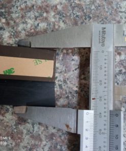 Thanh nhom chan cua mau den