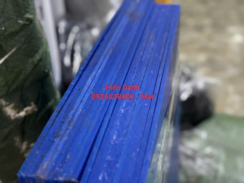 Cắt lẻ thanh nhựa MC bằng cưa đĩa